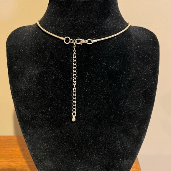 ORANGE Bead Gold Tone Necklace - Picture 4 of 5